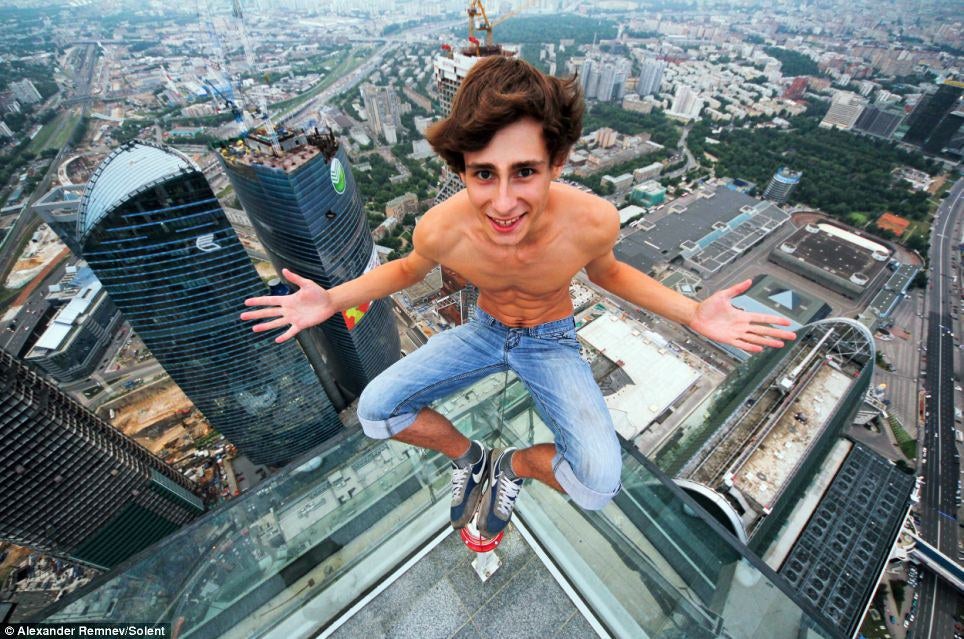 Researchers discover what makes people scared of heights - The Brighter ...