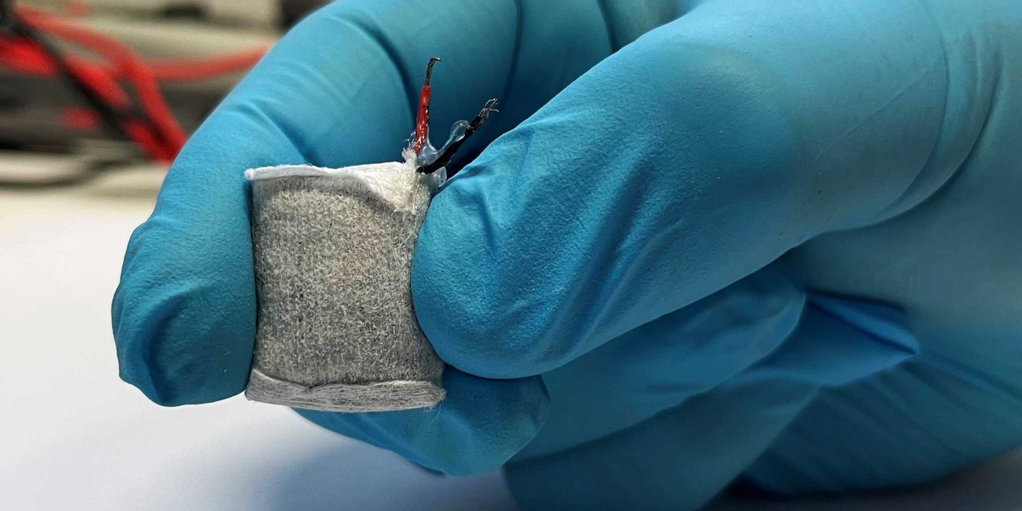 Groundbreaking implant harnesses blood sugar to generate electricity ...