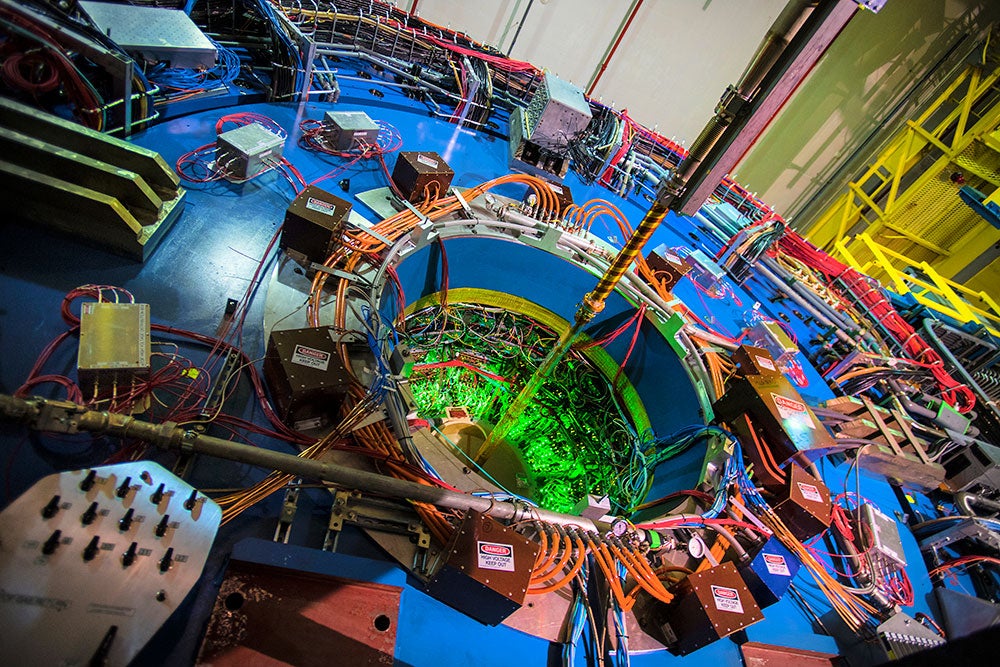 Gamechanging type of entanglement lets scientists 'see' inside nuclei ...
