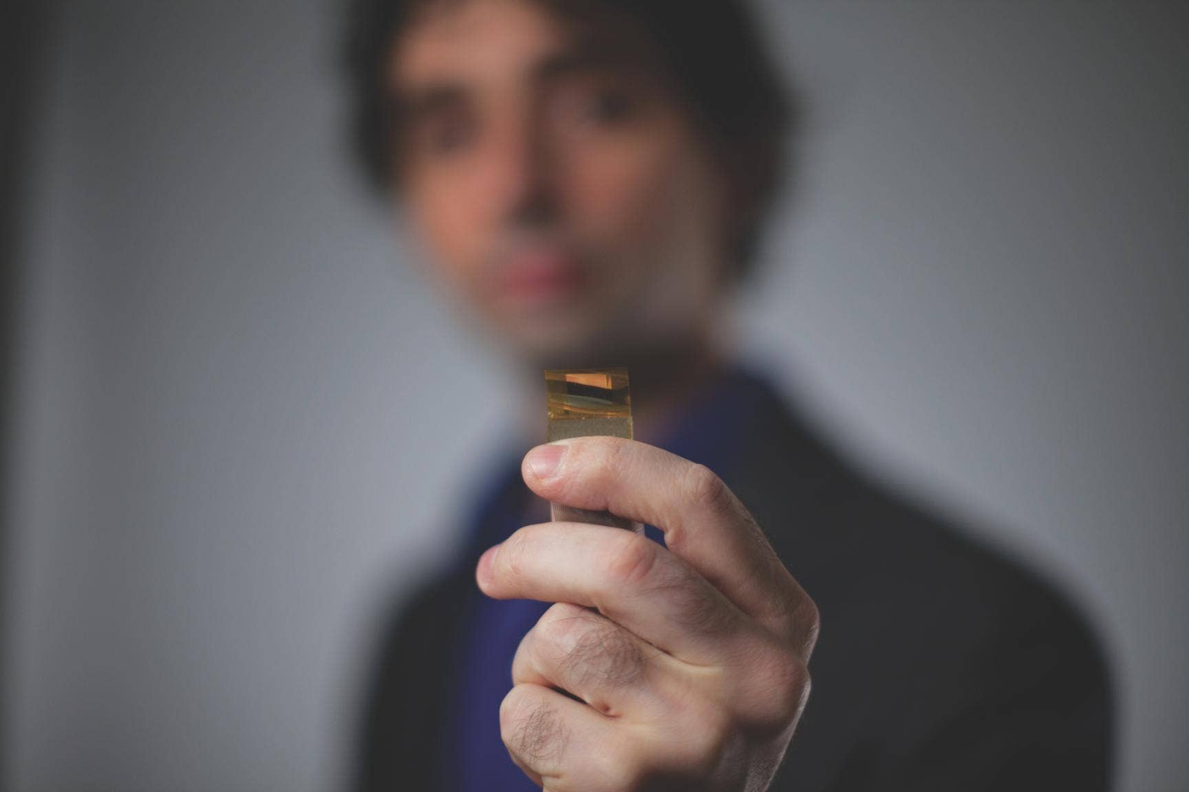 Revolutionary brain implant translates a person's brain signals into ...