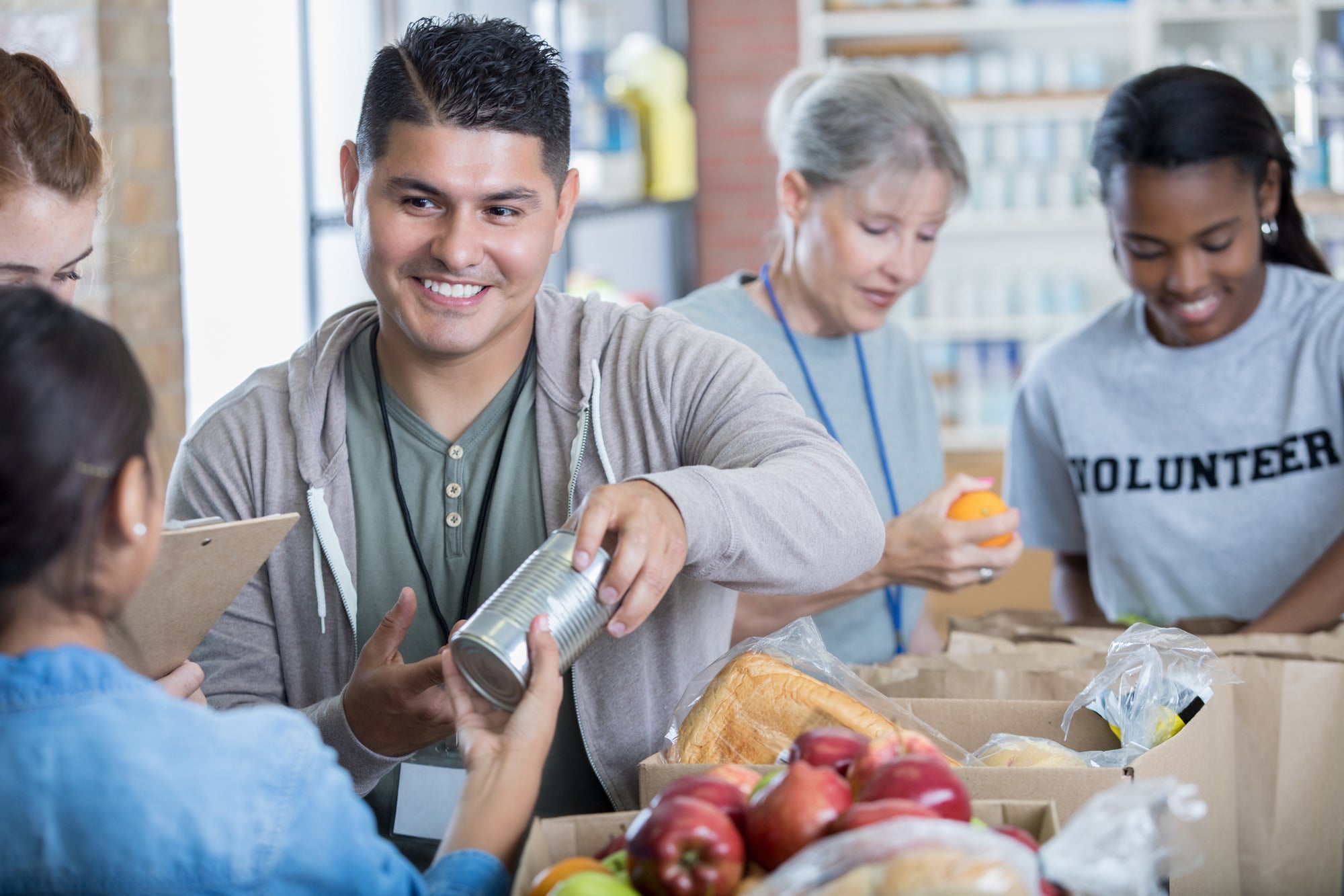 Scientists discover what drives humans to lend a helping hand - The ...