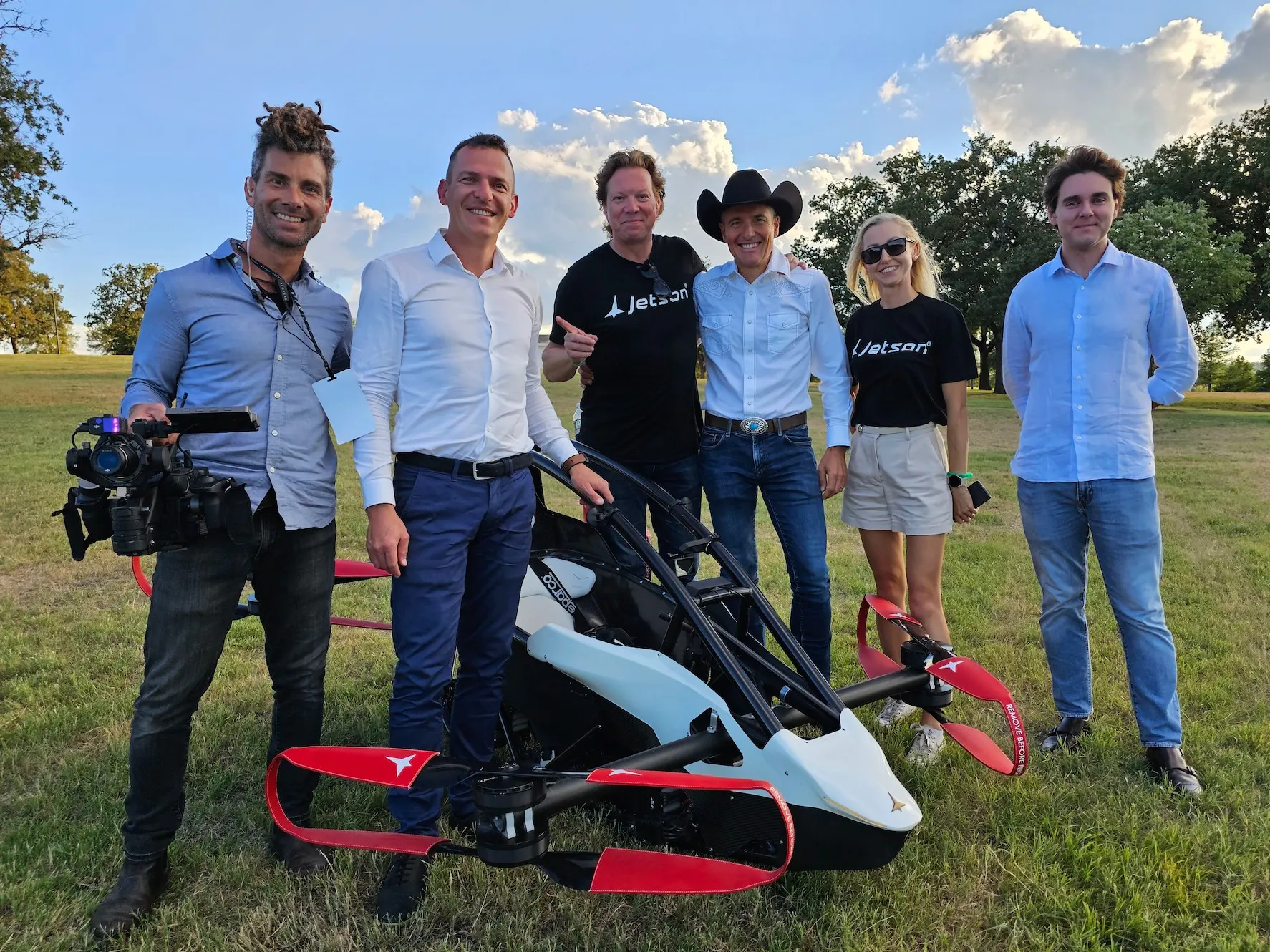 In the photo from left to right: Timothy Wheeler, Tomasz Patan, Rikard Steiber, Luca Spada, Anna Kwasniewska, and Nicolo Broggini. 