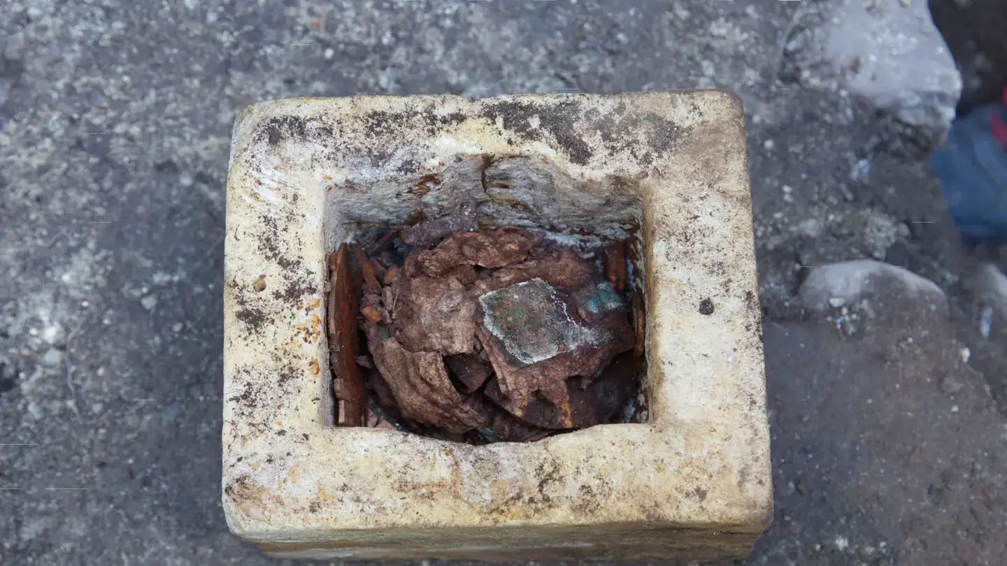 1,500 year-old ivory box connected to Moses and the Ten Commandments ...