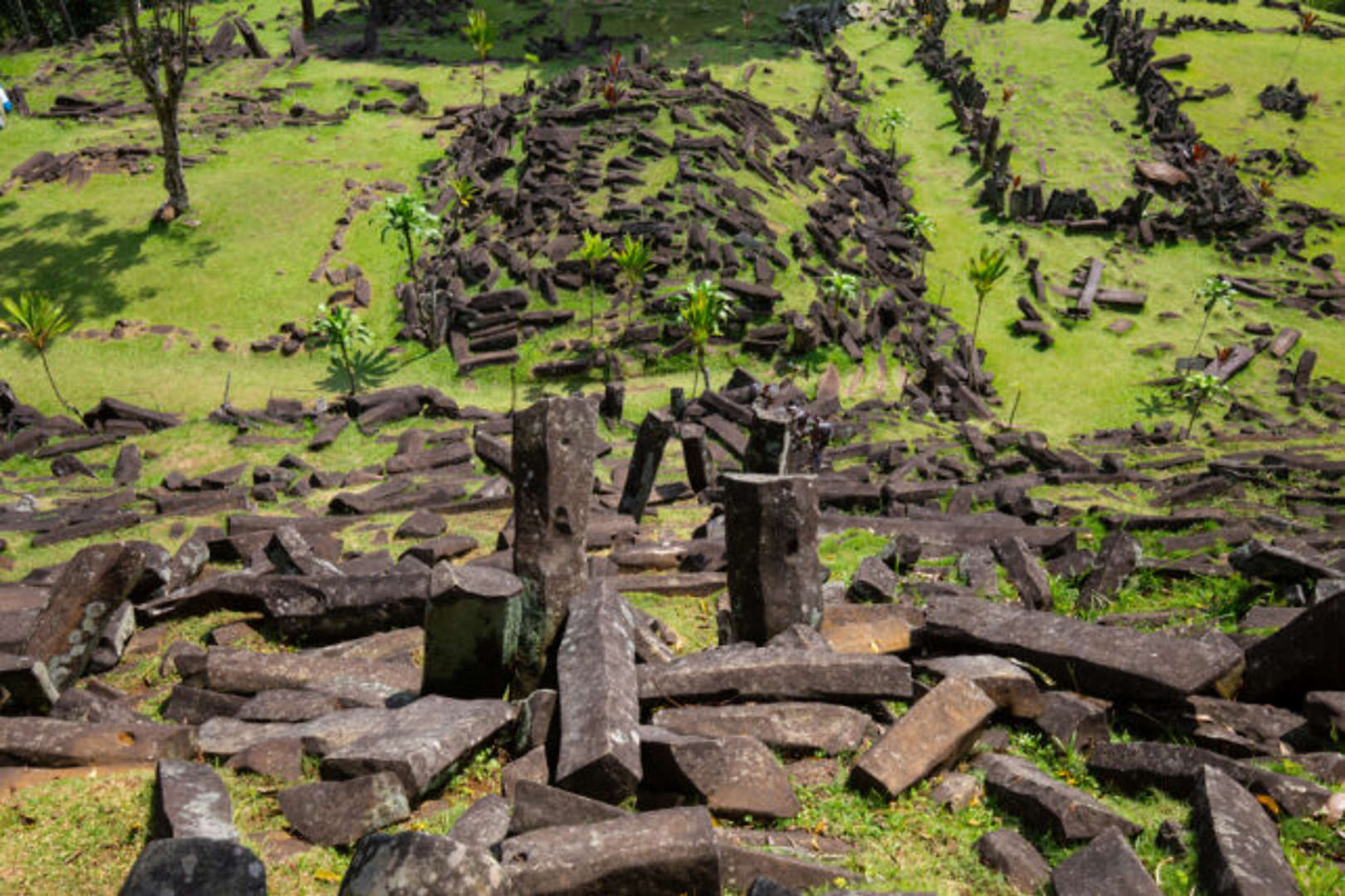 The surface stones of Gunang Padang. 