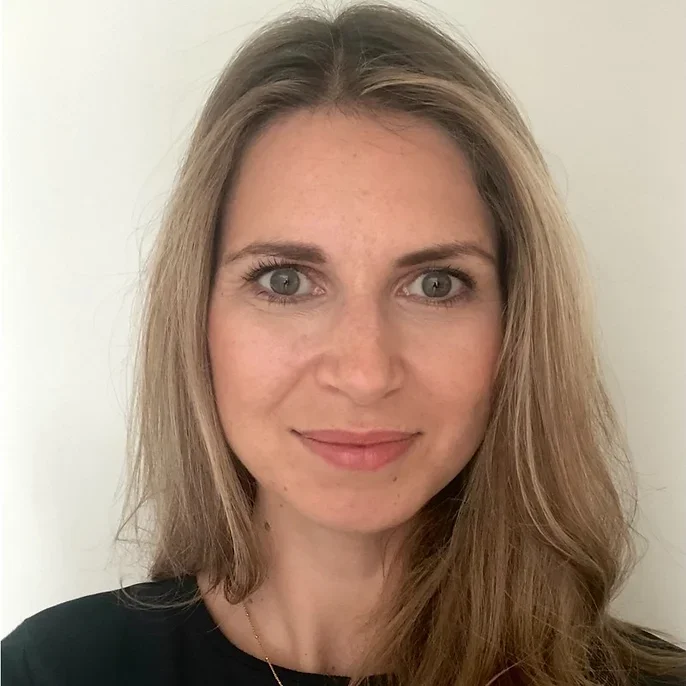Dr. Sarah Jackson 