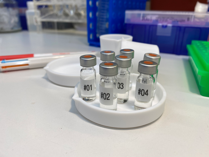 A topical gel that blocks the receptor for a metabolic byproduct called succinate treats gum disease by suppressing inflammation and changing the makeup of bacteria in the mouth.