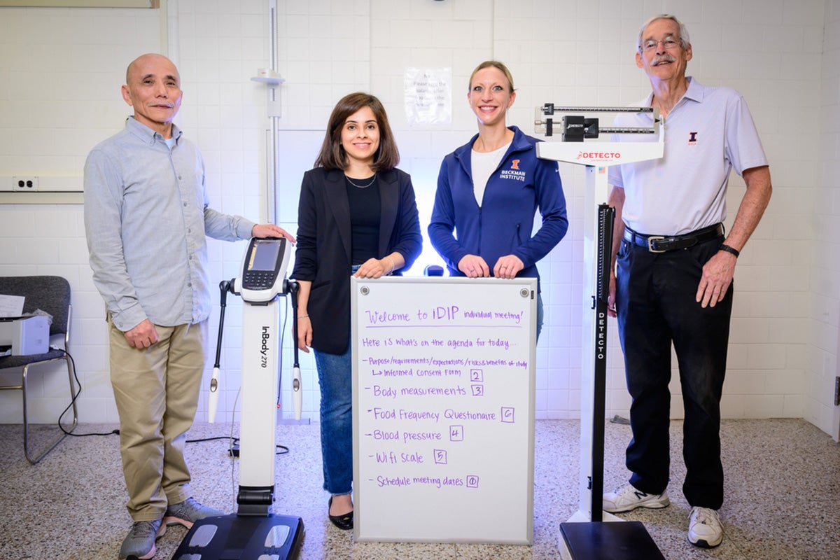 Prof. Manabu Nakamura, joined by fellow researchers Annabelle Shaffer, Catherine Applegate and John Erdman.