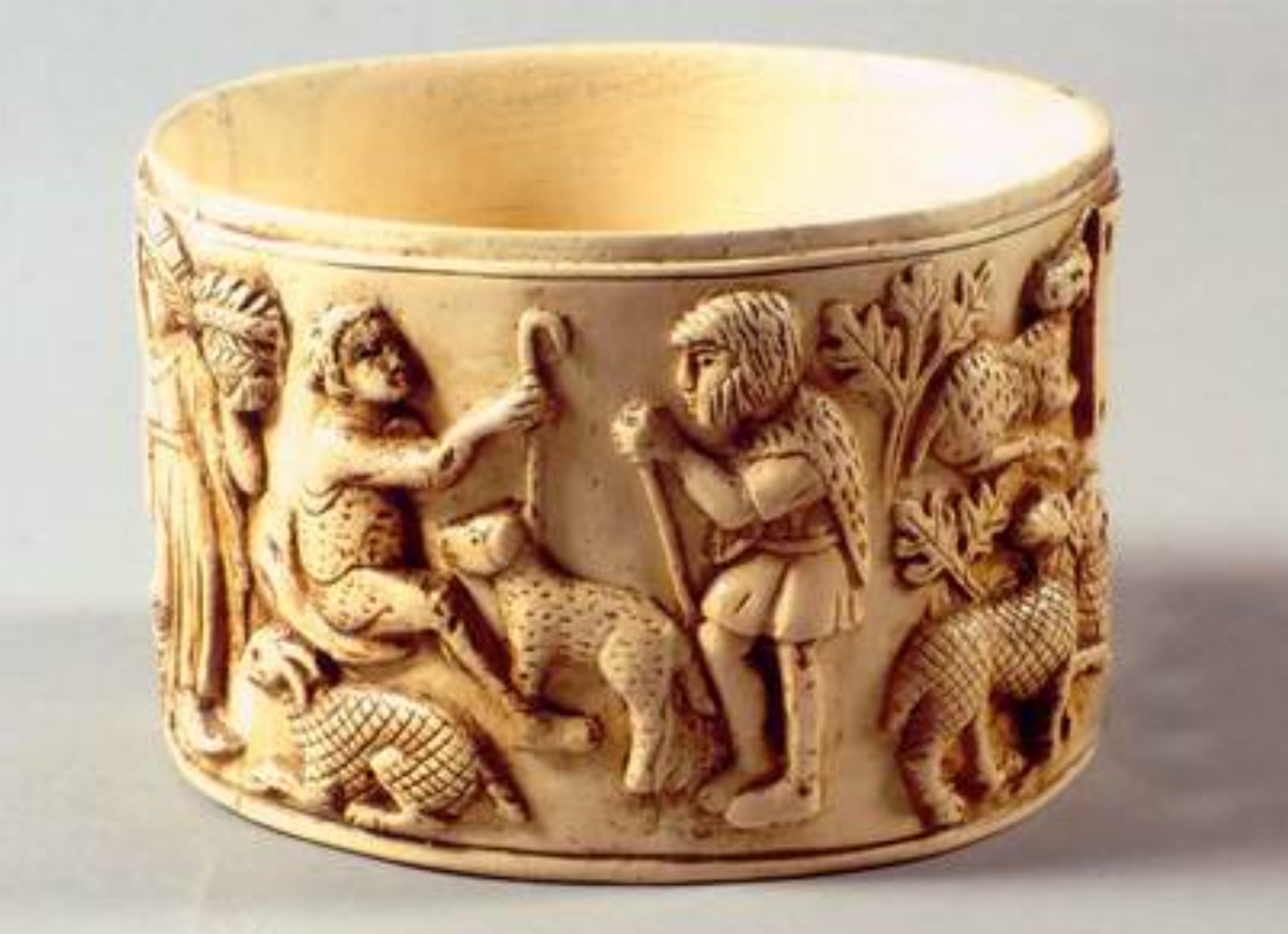 A reconstructed Pyxis of Čierne Kľačany with scenic scenes. 
