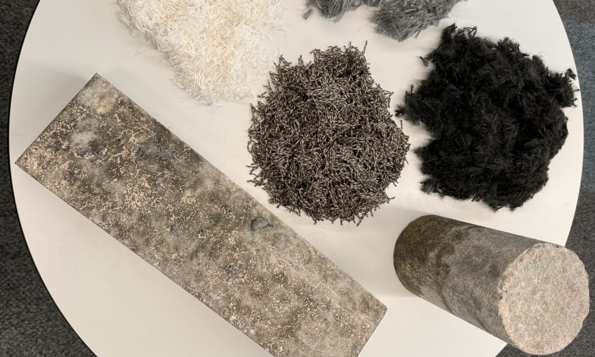 Concrete samples made with carpet fibres.