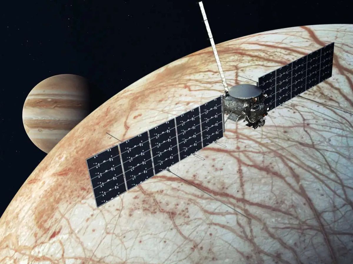 An artist’s depiction of NASA’s Europa Clipper spacecraft. 