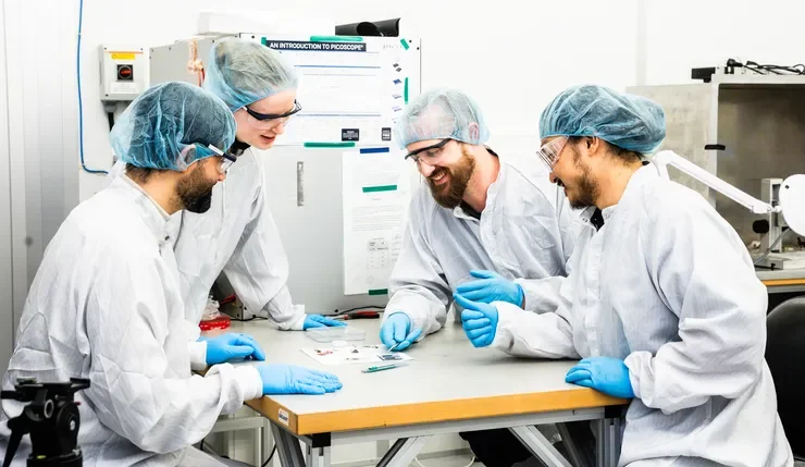 The research group at the Laboratory of organic electronics.