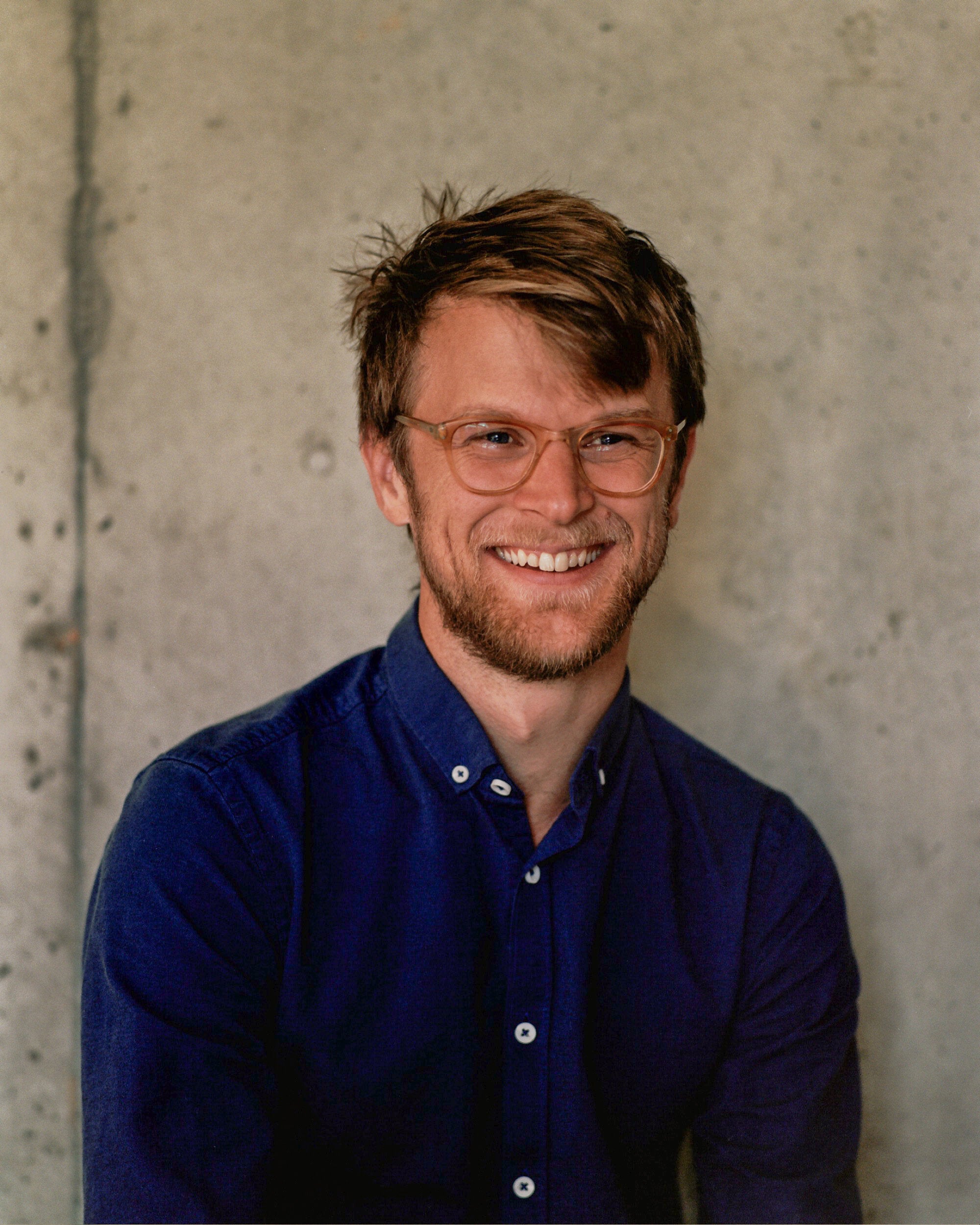 Dr Jonnie Penn, FRSA, is an Associate Teaching Professor of AI Ethics and Society at the University of Cambridge. He is a historian of technology, a #1 New York Times bestselling author, and public speaker.