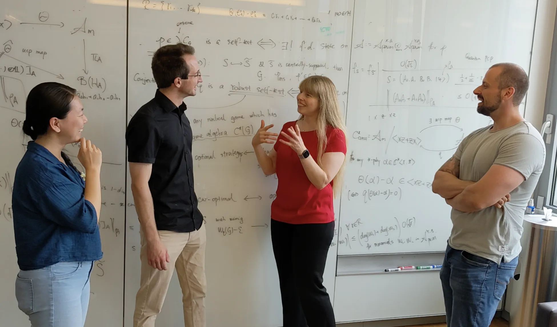 Christine Muschik and Martin Ringbauer in discussion.