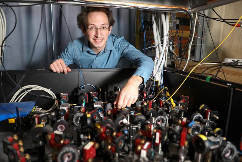 Experimental physicist Martin Ringbauer