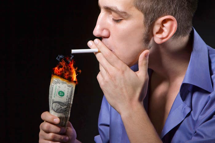 A new study finds smoking in early adulthood can lead to lower income and shorter careers