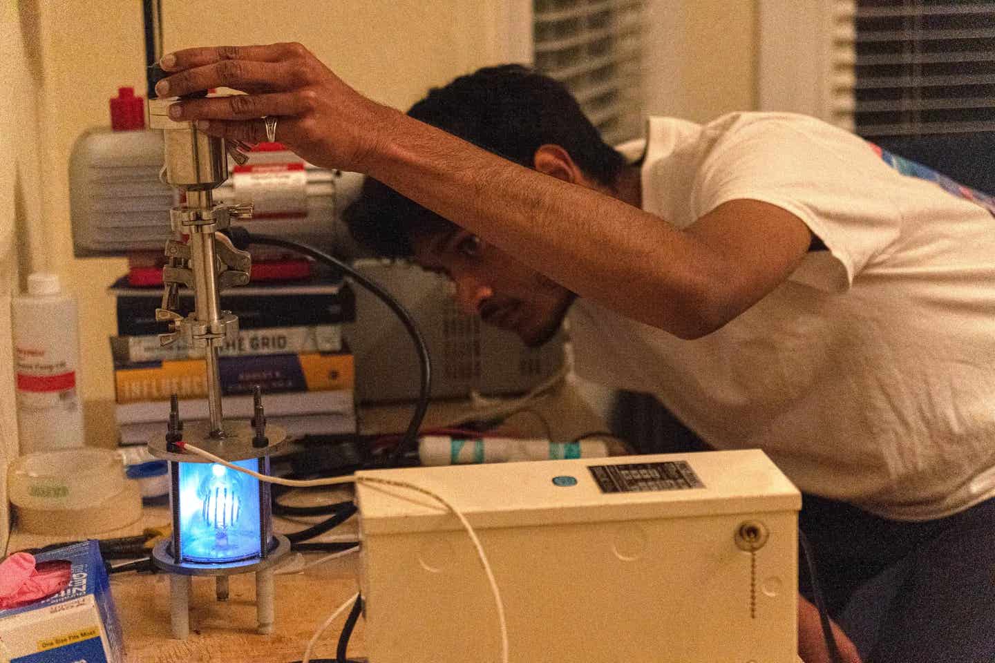 Student built a $2,000 working fusion reactor in their bedroom
