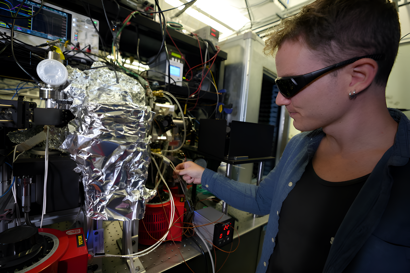 Scientists use Rydberg atoms to create a highly accurate thermometer that works without contact or calibration.