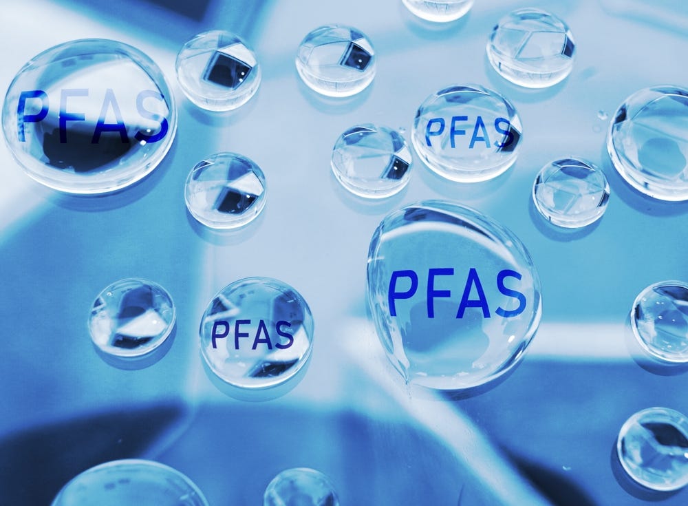 New method uses carbon and heat to destroy 90% of toxic PFAS chemicals from water without expensive tools or solvents.