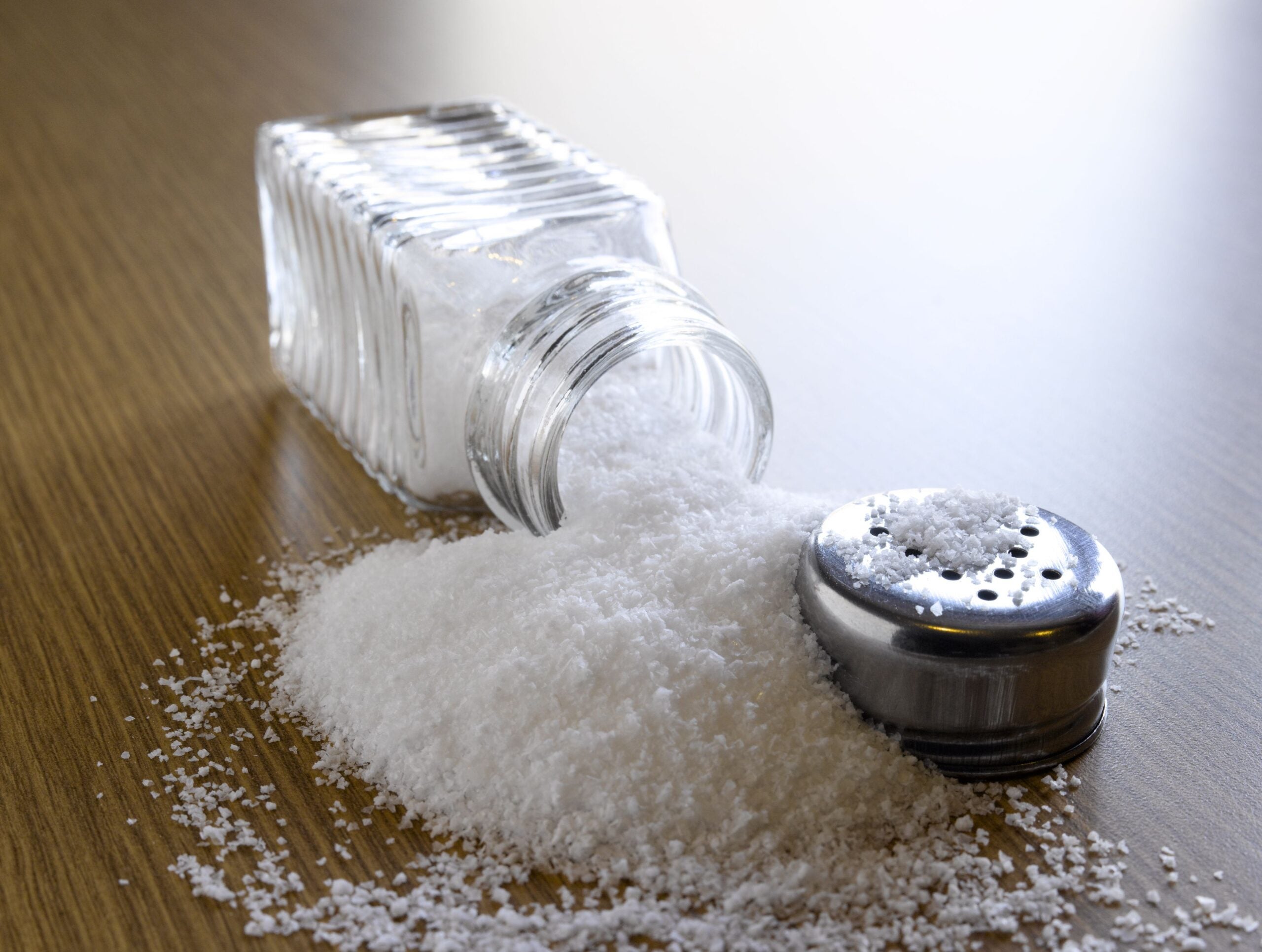 A high-salt diet, common in fast food, may trigger depression by altering immune responses—affecting up to 18% of people during their lifetime.
