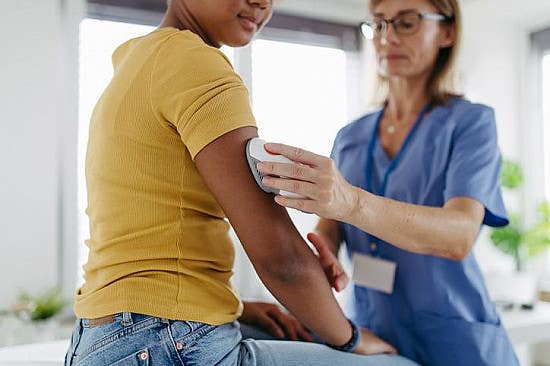 A psoriasis drug that blocks TYK2 shows potential to slow or prevent type 1 diabetes, new research finds.