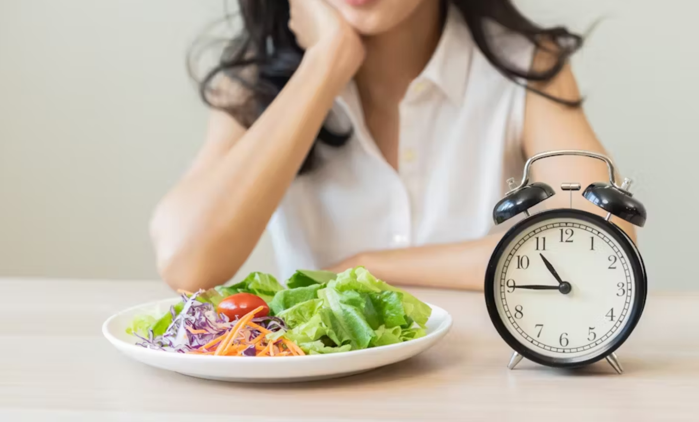 By limiting meals to a specific window each day, scientists found evidence that daily eating patterns could reshape circadian rhythms. 