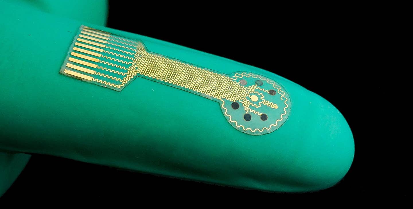 New smart bandage offers real-time monitoring and fluid analysis to speed healing of chronic wounds and prevent infection.