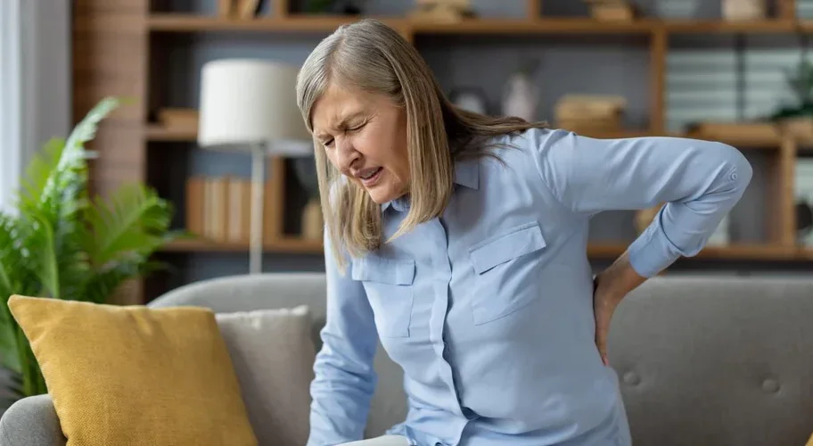New research reveals gabapentin, commonly prescribed for chronic pain, might significantly raise dementia risk. adults. 