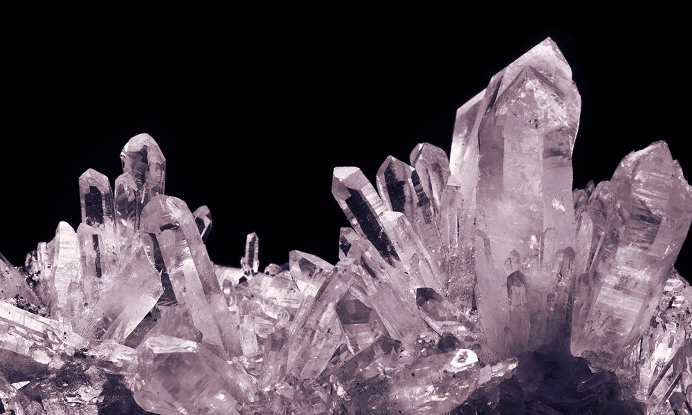 Meteorite crystals reveal hybrid crystal-glass thermal conductivity, offering new insights into stable heat flow and future green technologies.