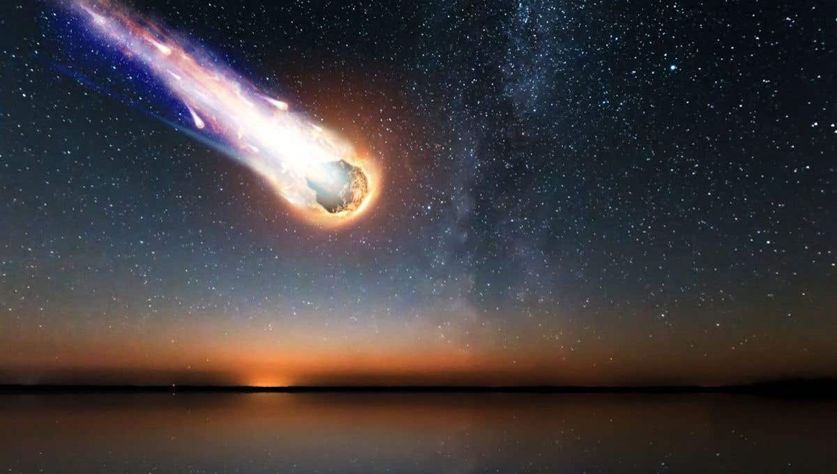 Hybrid crystal-glass materials from a meteorite may help cut industrial emissions with steady heat conduction.
