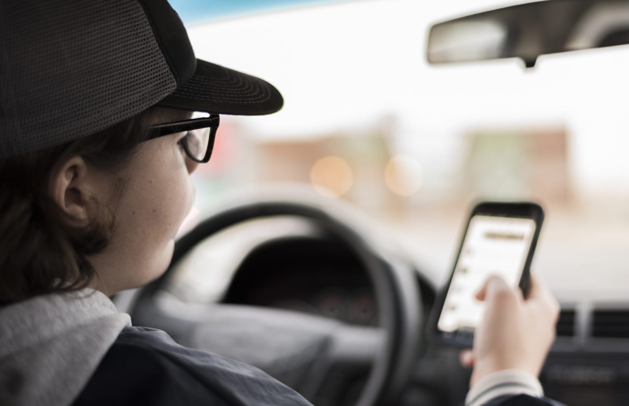 A new study offers a stark reminder of how pervasive cell phone use while driving is for young people, as findings demonstrate teen drivers spend an average of 21.1% of each trip viewing their mobile behind the wheel.