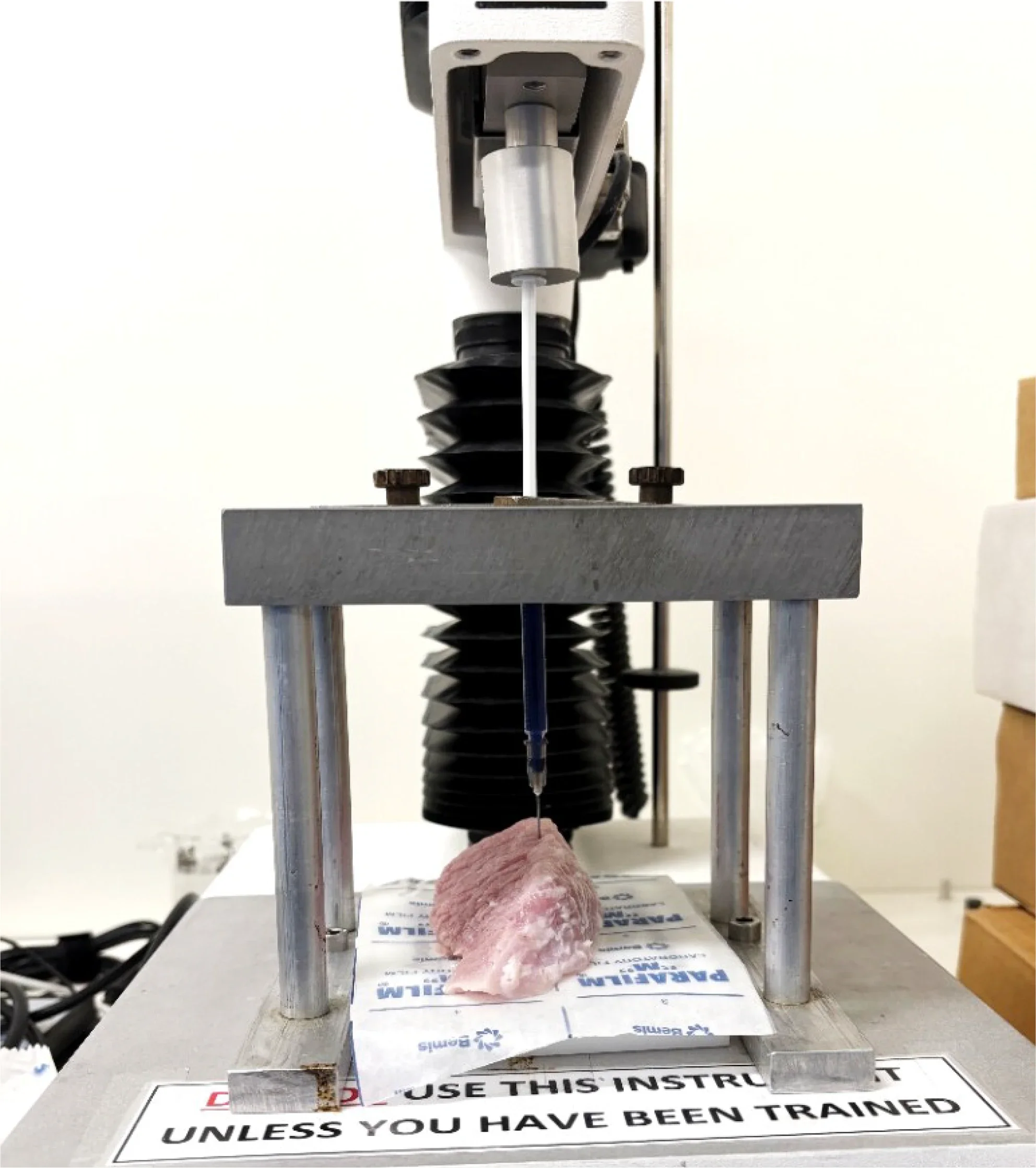 Syringeability testing using a texture analyzer