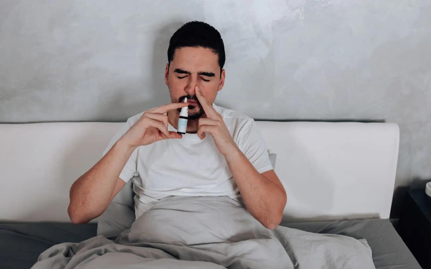 New studies suggest oxytocin can reduce alcohol cravings and overeating by reshaping brain reward systems.