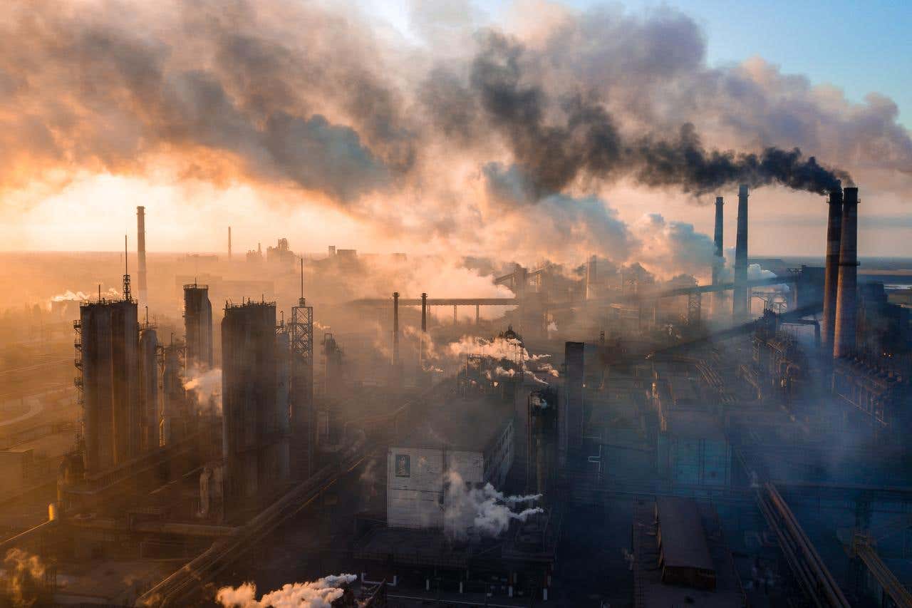 Air pollution raises dementia risk, new study finds. Exposure to PM2.5, NO₂, and soot linked to memory loss in 29 million people.