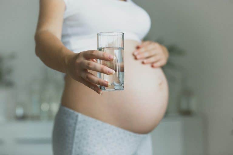 Low nitrate levels in drinking water may raise risks of preterm birth and low birth weight, new research suggests.