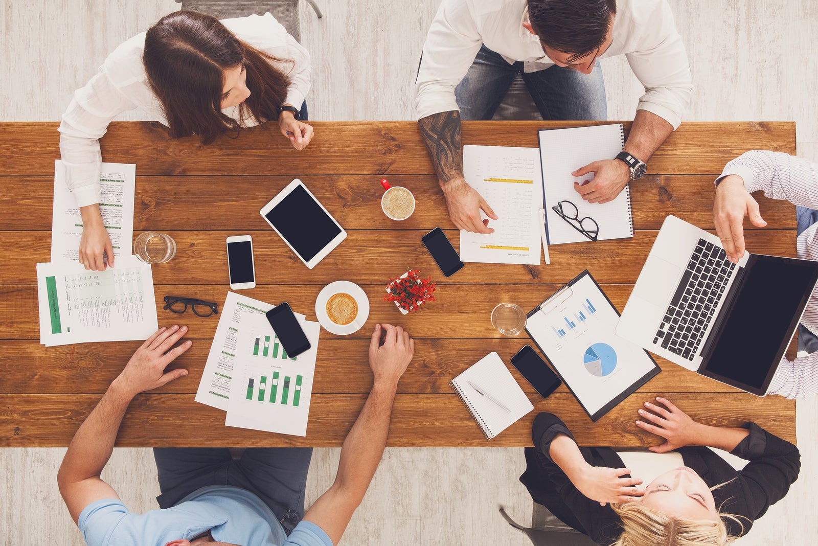 Relying on online searches during brainstorming can lead to similar answers and limit the variety of creative ideas shared in groups.