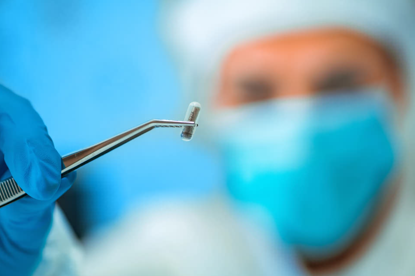 A wireless implant delivers drugs deep into tumors, improving cancer treatment while sparing healthy organs. (CREDIT: Shutterstock)