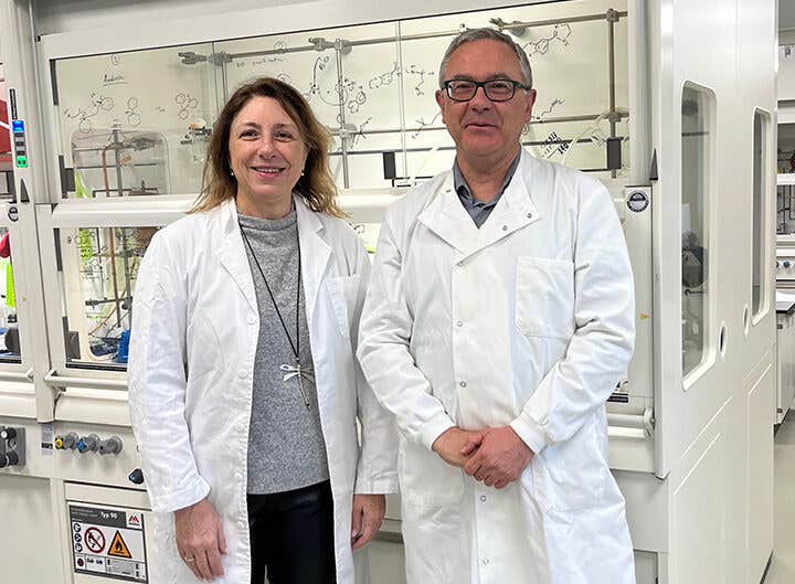 Mercè Pallàs stands beside Santiago Vázquez.