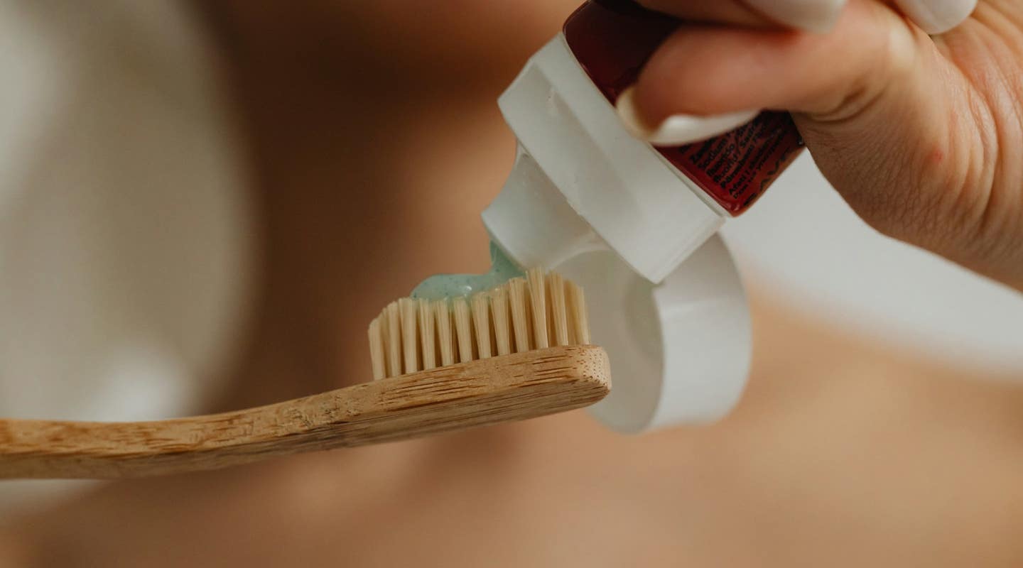 Up to 90% of cavities begin with Streptococcus mutans biofilms—researchers say natural epicatechin gallate may block this process.