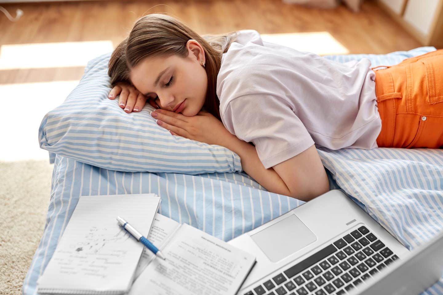 New research shows that just 15 more minutes of rest can sharpen teen thinking skills and improve brain health, even without hitting the ideal hours.