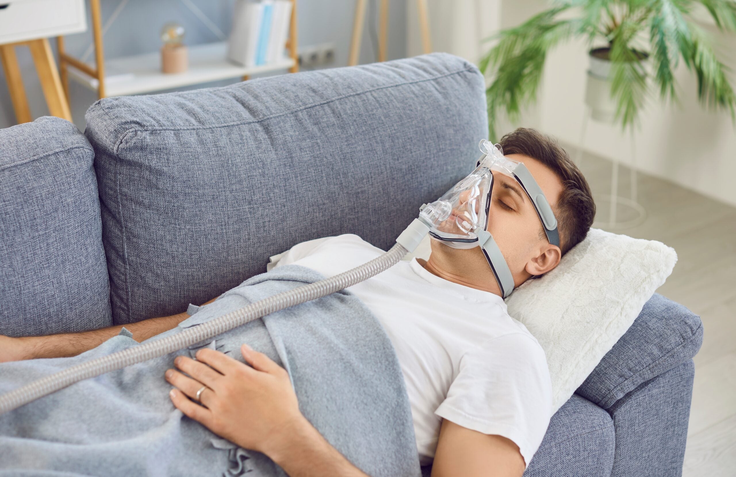 In older adults, low oxygen during sleep is strongly tied to shrinking of memory regions like the hippocampus and entorhinal cortex.