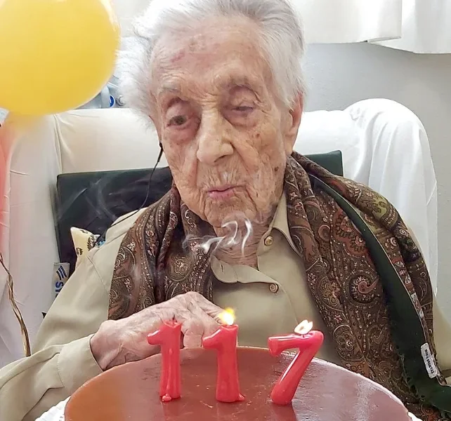 Maria Branyas celebrating her 117th birthday.