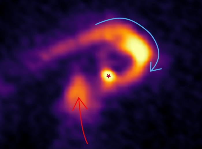 The dust emission of the high-mass star forming region G336.018-00.827 ALMA1 at radio wavelengths.