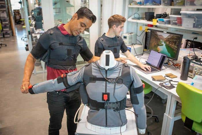 A new soft robotic wearable uses machine learning to restore arm strength and independence after stroke and ALS.