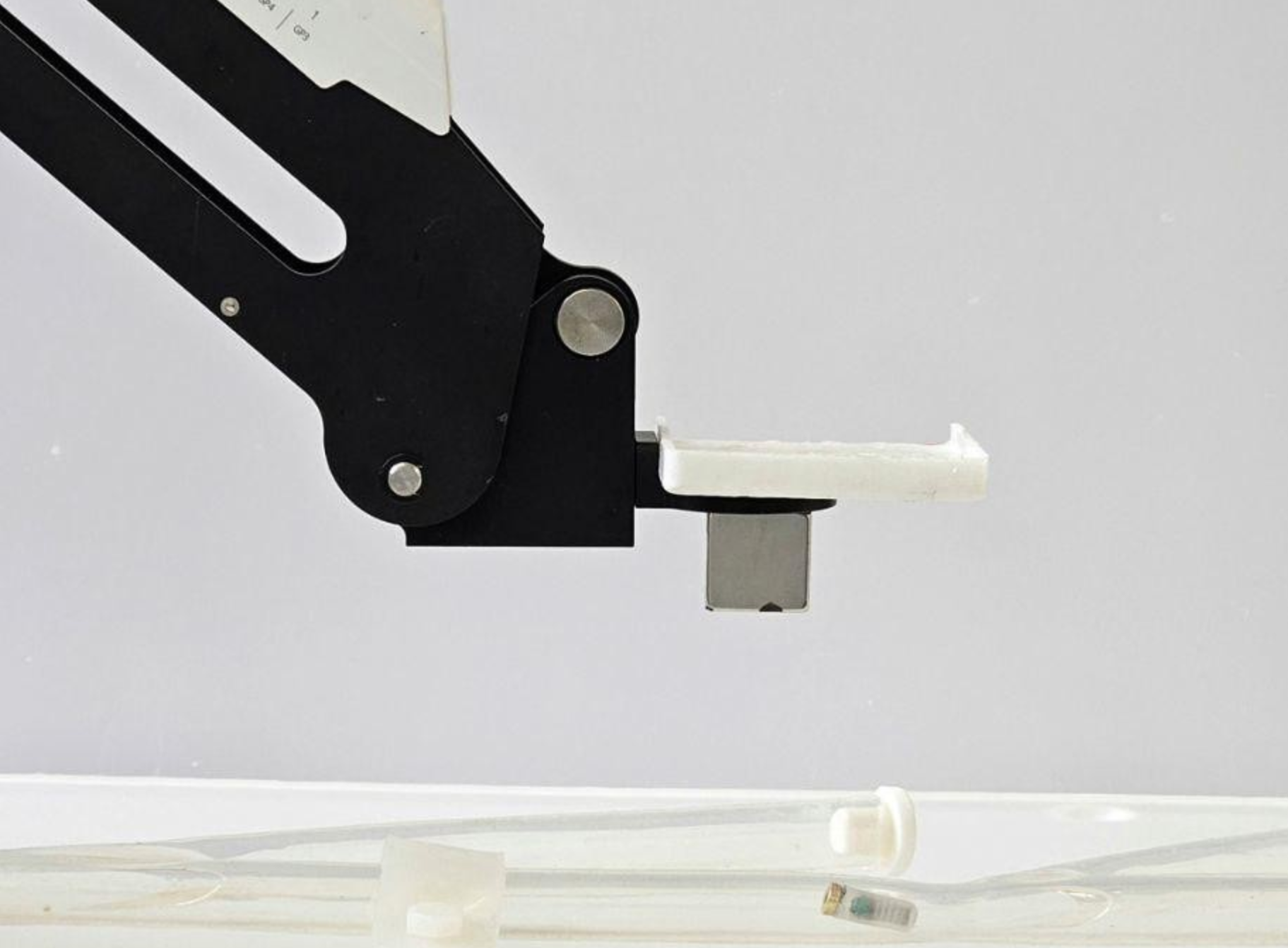 MEDS: the external actuator magnet.