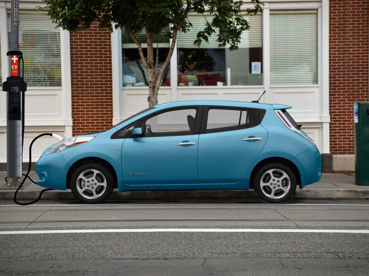 Turning streetlights into EV chargers could make electric cars more affordable, fair, and accessible for urban drivers.