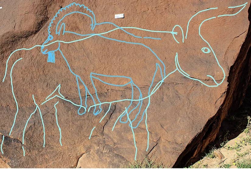 Archaeologists in northern Arabia discovered monumental rock art and tools that reveal how early people adapted to desert life after the Ice Age.