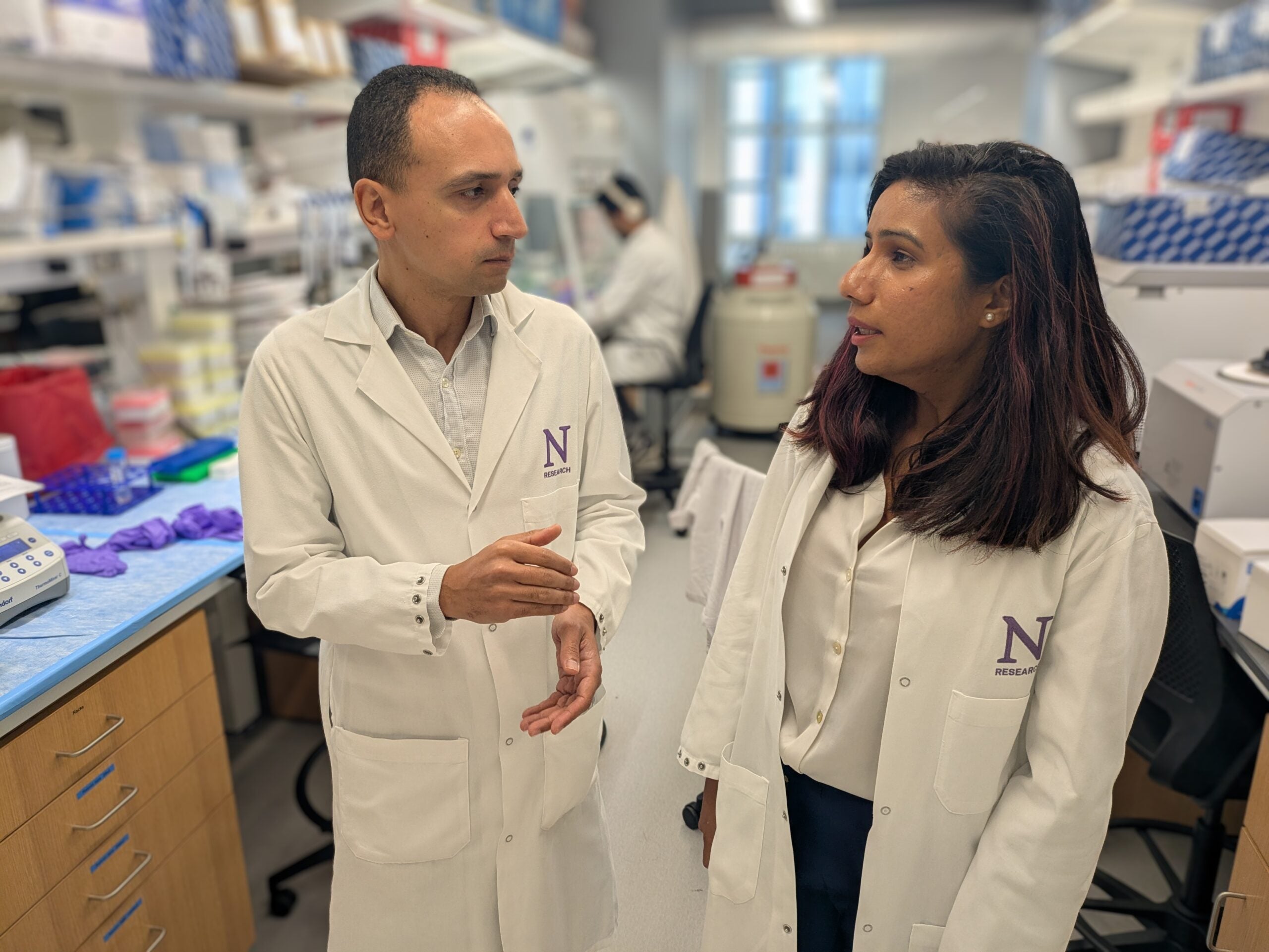 Study authors Abdel-Mohsen and Pratima Saini in Abdel-Mohsen's lab