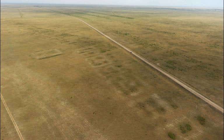 Archaeologists have mapped Semiyarka, a 140 hectare Bronze Age settlement in Kazakhstan that housed rows of homes, a central building and a dedicated bronze industry district, revealing that steppe communities built planned urban hubs long before history gave them credit.