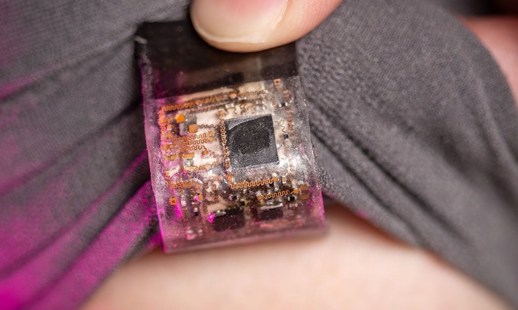 New soft armband uses AI to read gestures while you run