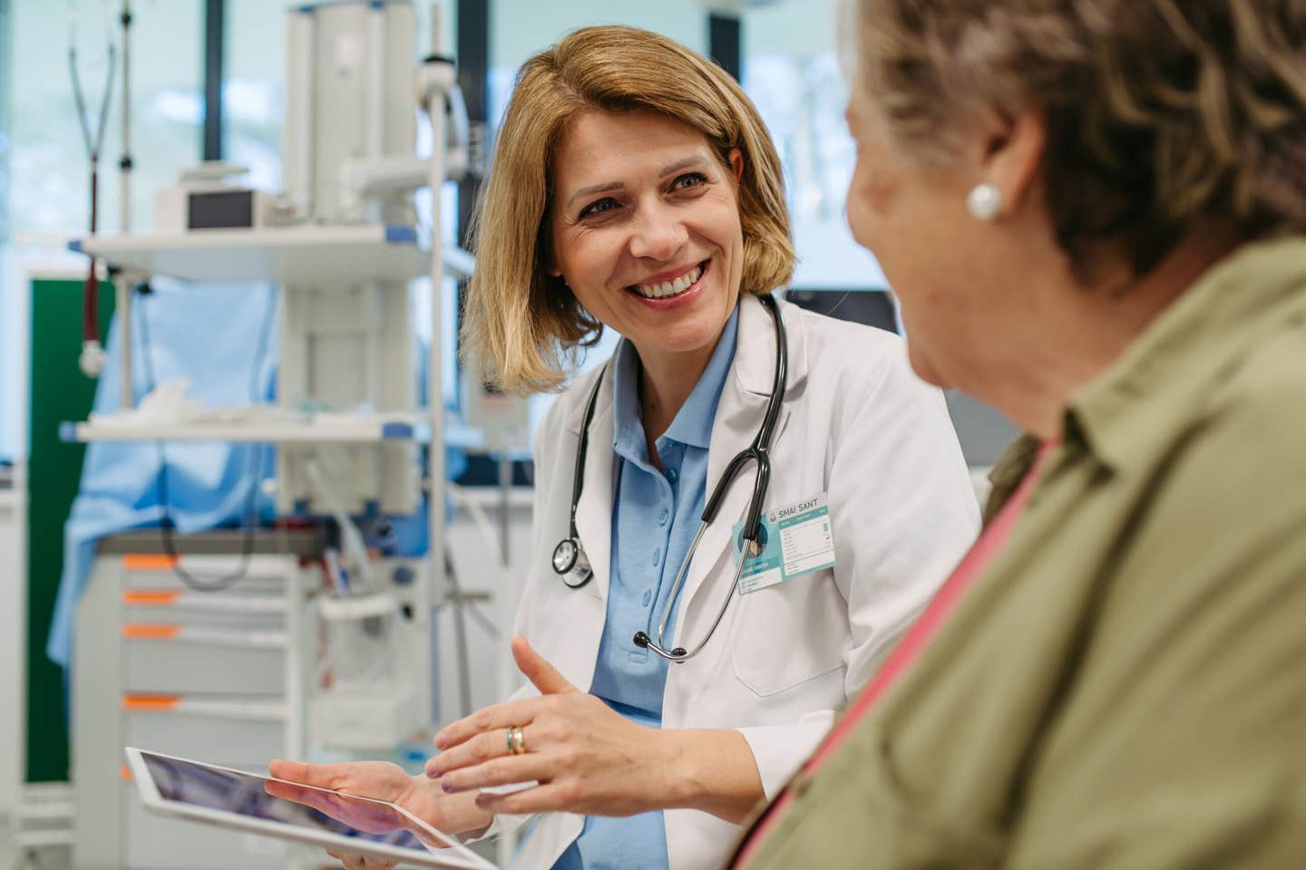 A new study shows that pairing a short patient survey with an AI-enabled record review can raise dementia detection rates and speed up diagnosis.